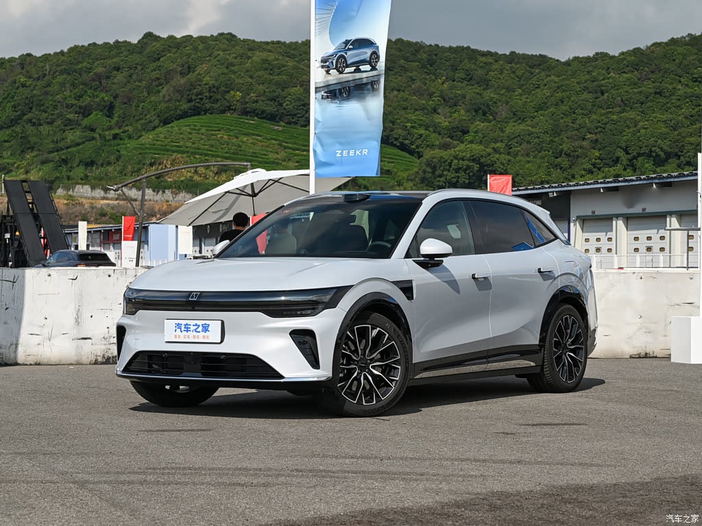 2025 Zeekr 7X 100kWh Long Range AWD — на экспорт